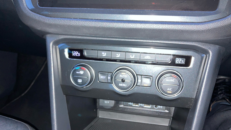 Volkswagen Tiguan 2.0 TDi 150 SE 5dr Diesel Estate